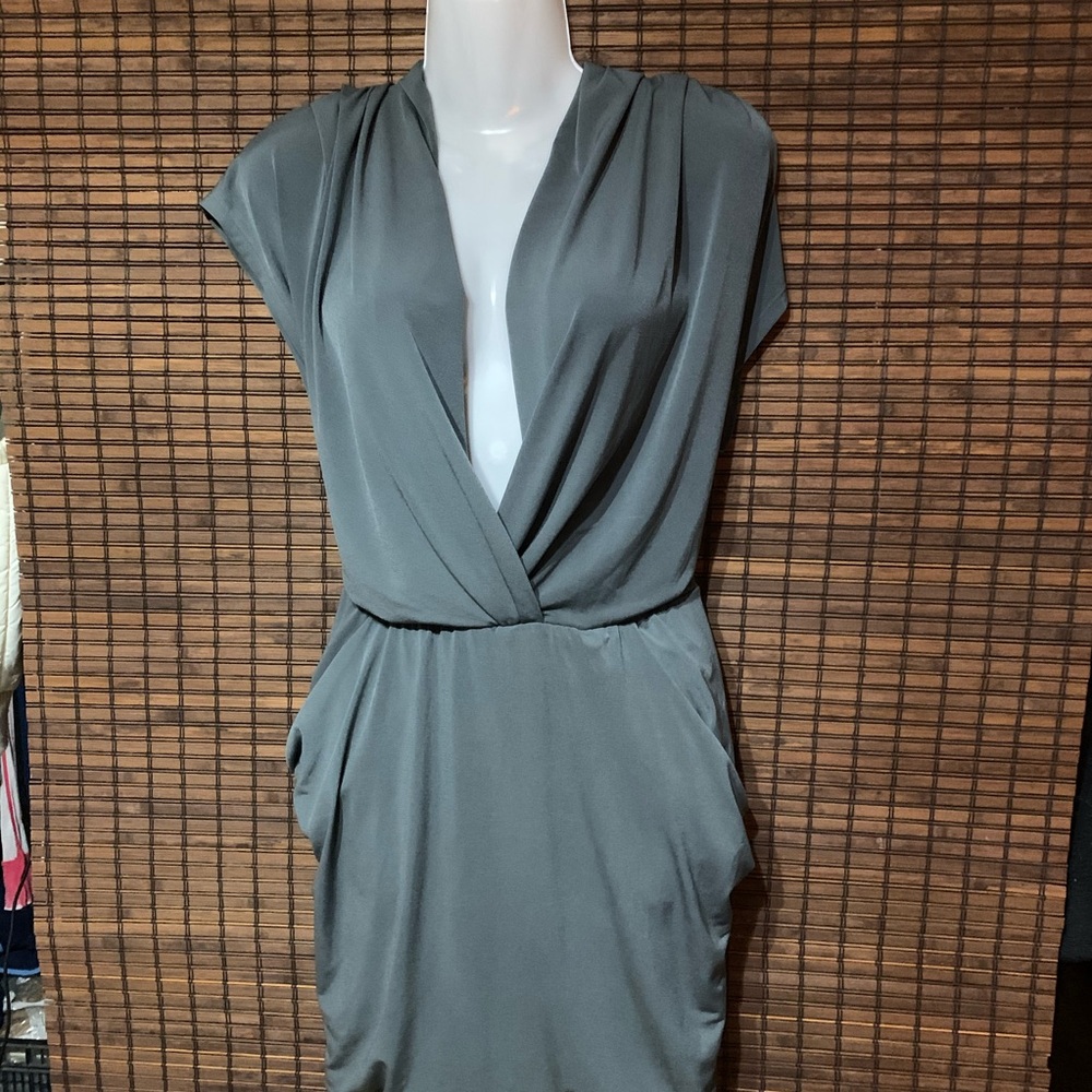 Low cut dresser